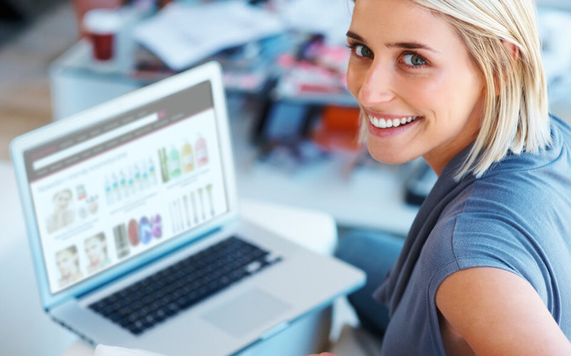 Wyszukiwarka kosmetyków i perfum w sklepach internetowych