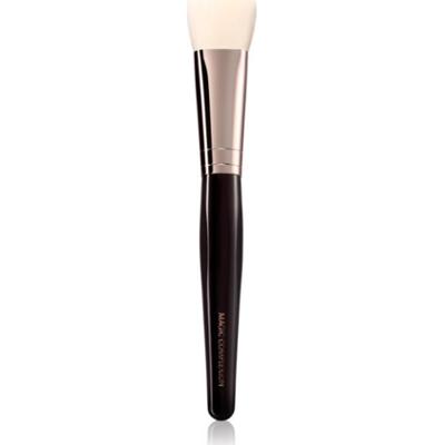 Charlotte Tilbury Magic Complexion Brush płaski pędzel do makijażu 1 szt.