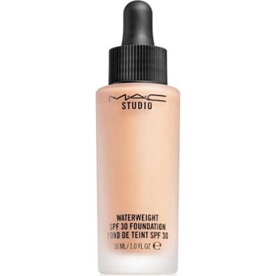 MAC Cosmetics Studio Waterweight SPF 30 Foundation lekki podkład nawilżający SPF 30 odcień NW18 30 ml