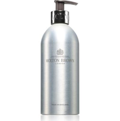Molton Brown Black Pepper odświeżający żel pod prysznic 400 ml