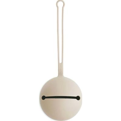 Mushie Silicone Pacifier Holder Case pojemnik na smoczek Shifting Sand 1 szt.