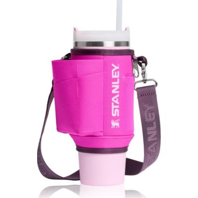 Stanley The All Day Quencher Carry-All futerał na kubek 890 ml Violet Blossom 1 szt.