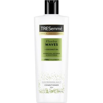 TRESemmé Flawless Waves odżywka nawilżająca do włosów kręconych i falowanych 400 ml