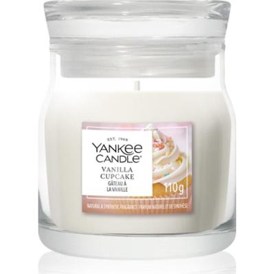 Yankee Candle Vanilla Cupcake świeczka zapachowa Signature 110 g
