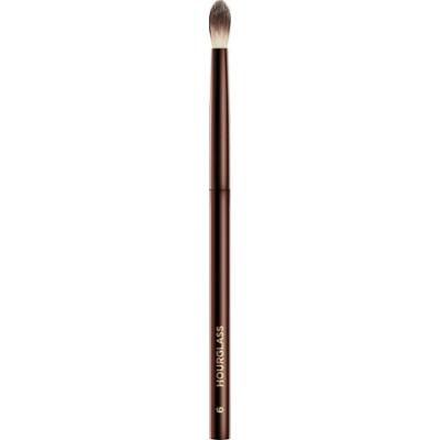 Hourglass Stożkowa szczotka do blendowania Nº 6 Pędzle do cieni 0,9 g N? 6 TAPERED BLENDER BRUSH