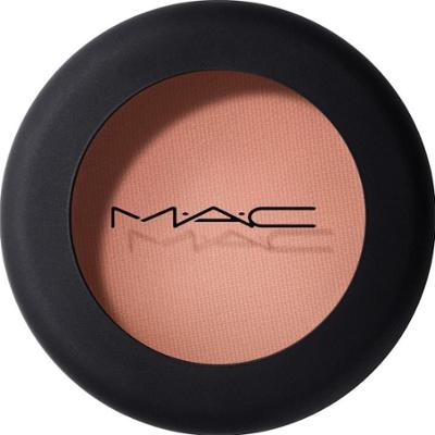 MAC Powder Kiss Soft Matte Eye Shadow Pro Palette Cienie do powiek 1,5 g WHAT CLOUT!