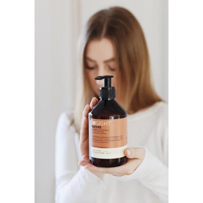 Szampon rewitalizujący do włosów farbowanych, INSIGHT Native 400ml