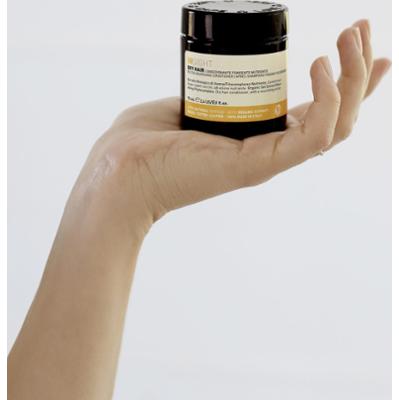 Skoncentrowana odżywka o stałej konsystencji do codziennej pielęgnacji włosów INSIGHT Dry Hair 70ml