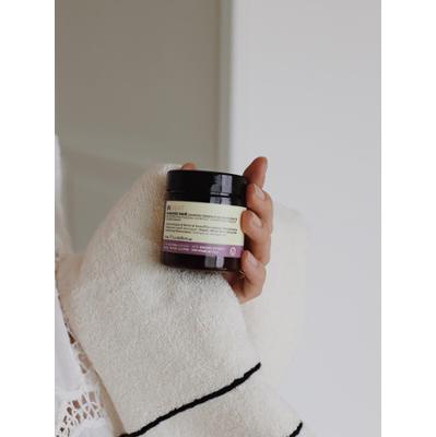 Skoncentrowany szampon o stałej konsystencji do zniszczonych INSIGHT Damaged Hair 70 ml