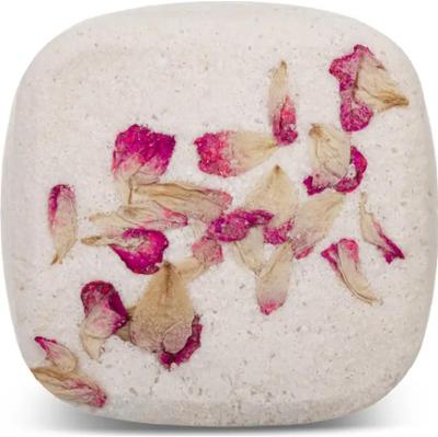 Kostka do kąpieli o zapachu kwiatu wiśni z płatkami róży