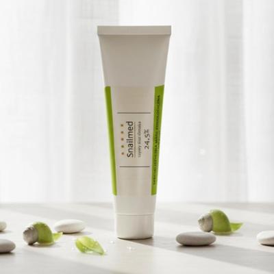 Głęboko nawilżająca Maść podologiczna do stóp z naturalnym śluzem ślimaka, mocznikiem, olejkiem awokado, masłem shea oraz z witaminą E, 30ml