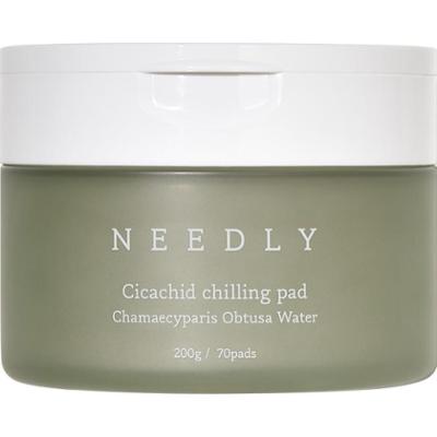 Needly Nasączone płatki tonujące, które koją i nawilżają wrażliwą skórę twarzy 70 szt.