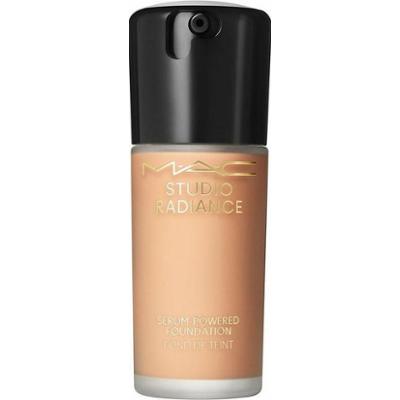 MAC Studio Radiance Podkład z serum NW30