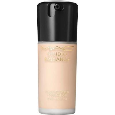 MAC Studio Radiance Podkład z serum NW10