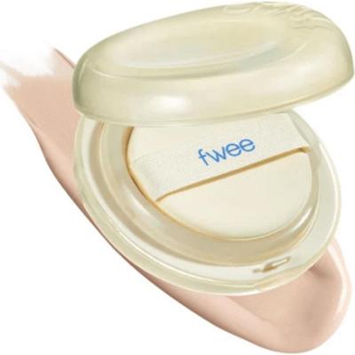 FWEE - Cushion Egg-Fit Cover 1.5 Peach, 13g - podkład w formie cushion, jasny beż z brzoskwiniowym podtonem