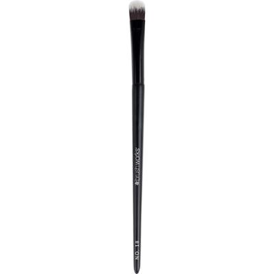 Brushworks No. 18 Flat Eye Brush