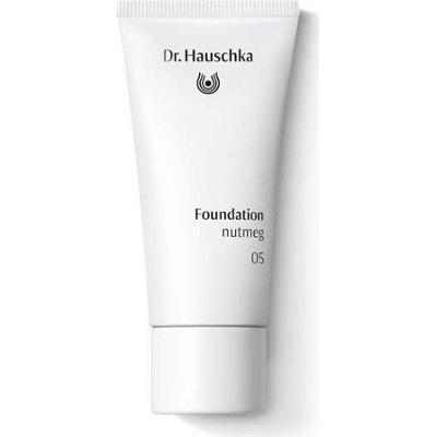 Dr. Hauschka Foundation 05 Nutmeg