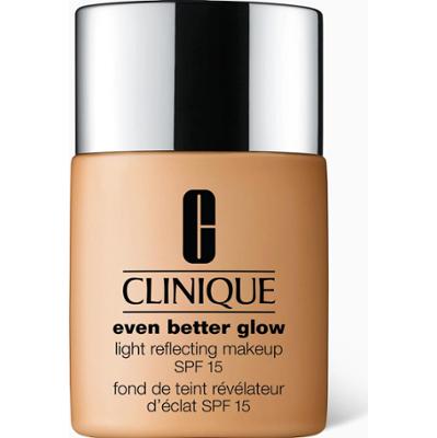 Podkład w płynie odbijający światło Clinique Even Better Glow WN 68 Brulee SPF 15 30 ml