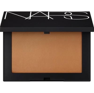 NARS Odbijający światło utrwalający puder kolorowy MACAO 10 g