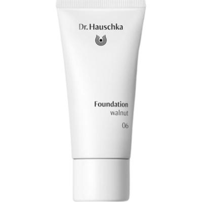 Podkład Dr Hauschka, Orzech 06 (30 ml)