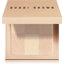 Bobbi Brown Nude Finish Illuminating Powder rozświetlający puder w kompakcie odcień BARE 6,6 g
