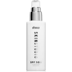 BPerfect Skin Studio Hydrosheer Skin Glaze SPF 50 rozjaśniające serum nawilżające do twarzy 50 ml