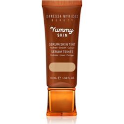 Danessa Myricks Beauty Yummy Skin Serum Skin Tint nawilżający podkład z efektem wygładzającym odcień 4.5 - Light To Medium With Warm Undertones 45 ml