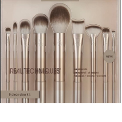 Real Techniques 9 Piece Glow Kit Zestawy pędzli do makijażu 1 ct 1 szt.