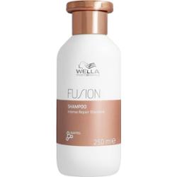 Wella Wella Professionals Fusion, intensywnie regenerujący szampon do włosów zniszczonych Szampony 250 ml
