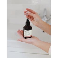 Lekko utrwalający spray do stylizacji włosów kręconych INSIGHT 150 ml