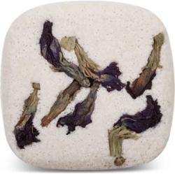 Kostka do kąpieli o zapachu jeżyny z kwiatem klitorii