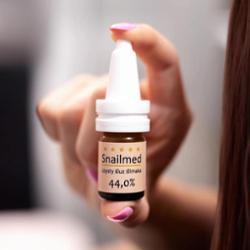 Odżywczo-wzmacniające Serum do skóry głowy i włosów z naturalnym śluzem ślimaka i wyciągiem z chinowca