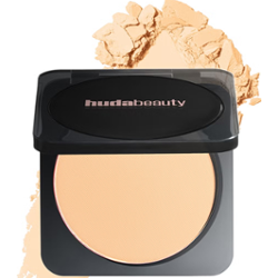 Huda Beauty Easy Bake Pressed Powder in Banana Bread | Trwały puder prasowany do perfekcyjnego wykończenia makijażu