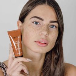Chrissie Fluid Bronzer 8K Ultra HD – Lekki fluid brązujący