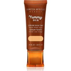 Danessa Myricks Beauty Yummy Skin Nawilżający podkład wygładzający Serum Kolor 3 - Skóra od jasnej do jasnej ze złotożółtymi odcieniami 45 ml